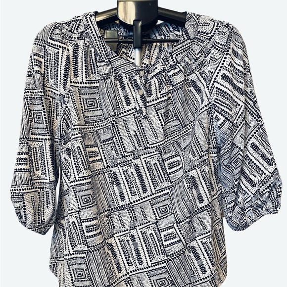 Adrienne Vittadini Geometric Black and White Women's Top - Picture 1 of 7